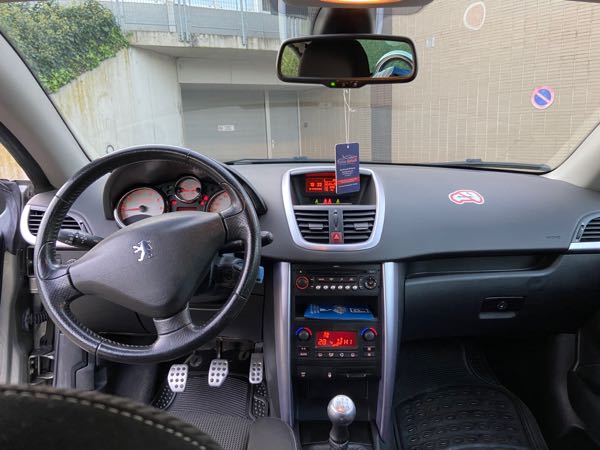 Peugeot 207 12M garantie/Peugeot 207CC Cabrio/2007/85200/1.6i/€4