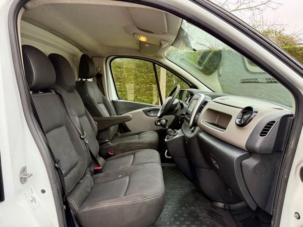 Renault Trafic III (2) FG GRAND CONFORT L1H1 1200 DCI 120