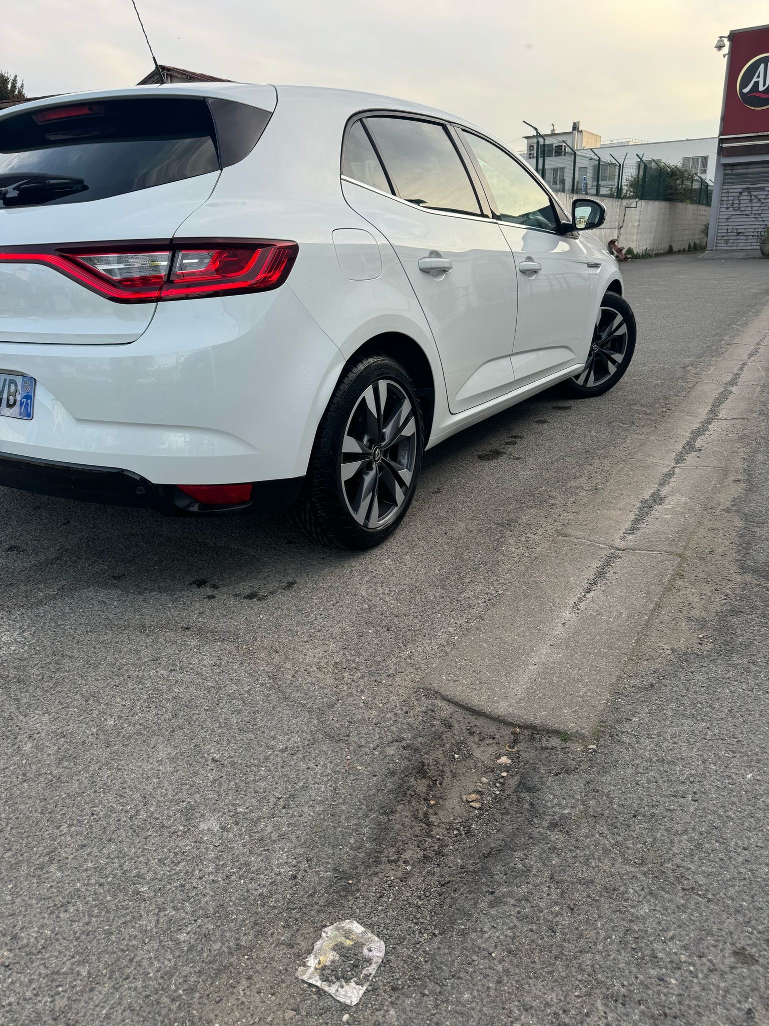 Renault Megane IV (2)1.3 TCE 140 FAP INTENS EDC 21N