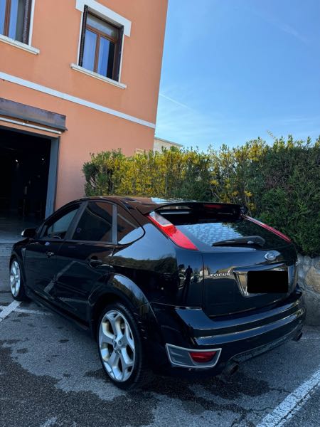 Ford Focus II 2.5 T 225 ST 5P