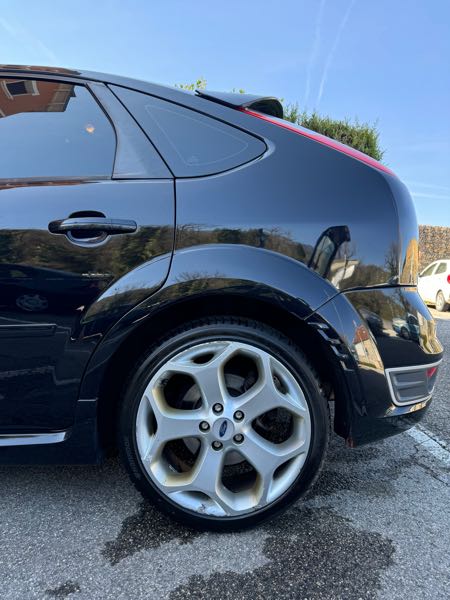 Ford Focus II 2.5 T 225 ST 5P