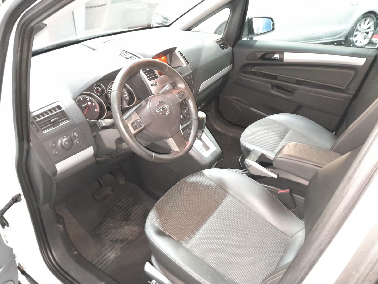 Opel Zafira II (2) 1.9 CDTI 120 FAP COSMO PACK BVA6
