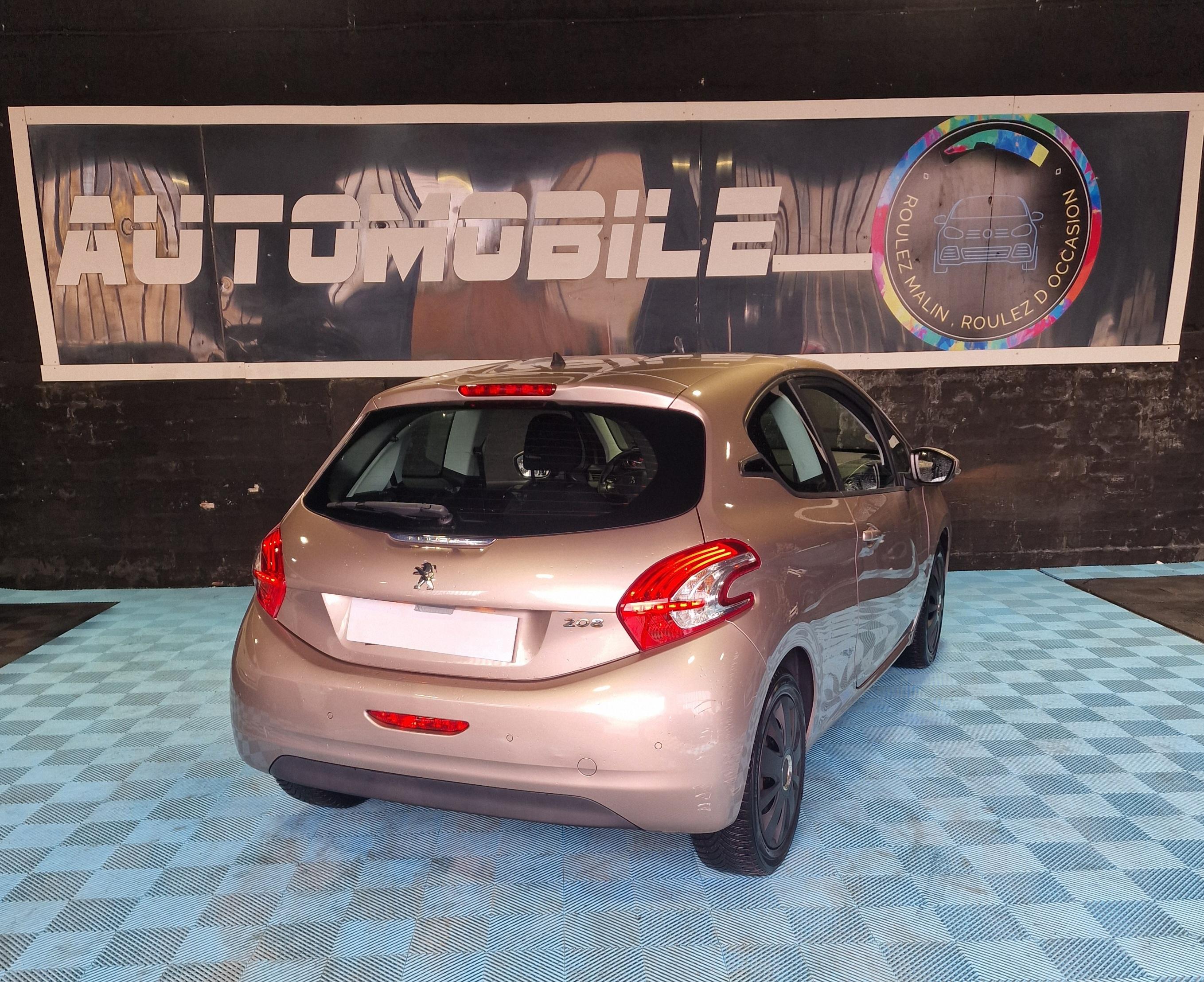 Peugeot 208 (2) 1.2 PURETECH 82 S&amp;S ACTIVE BUSINESS