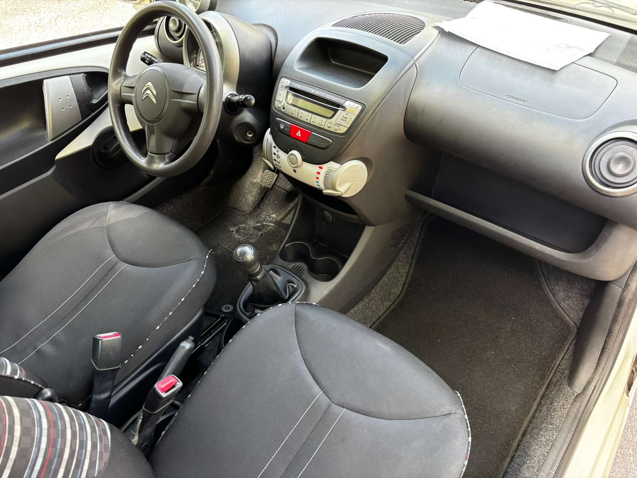 Citroen C1 1.0i 68cv/RADIO/CD/V.E/V.C/GARANTIE 1AN