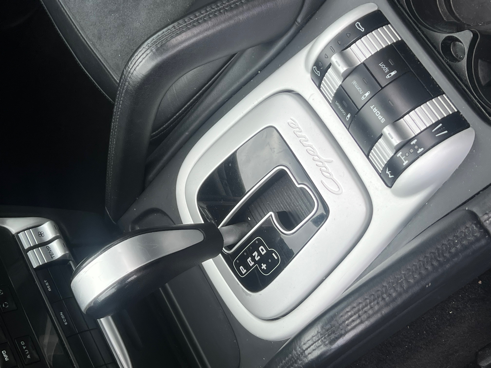 Porsche Cayenne (2) 4.8 V8 405 GTS TIPTRONIC S