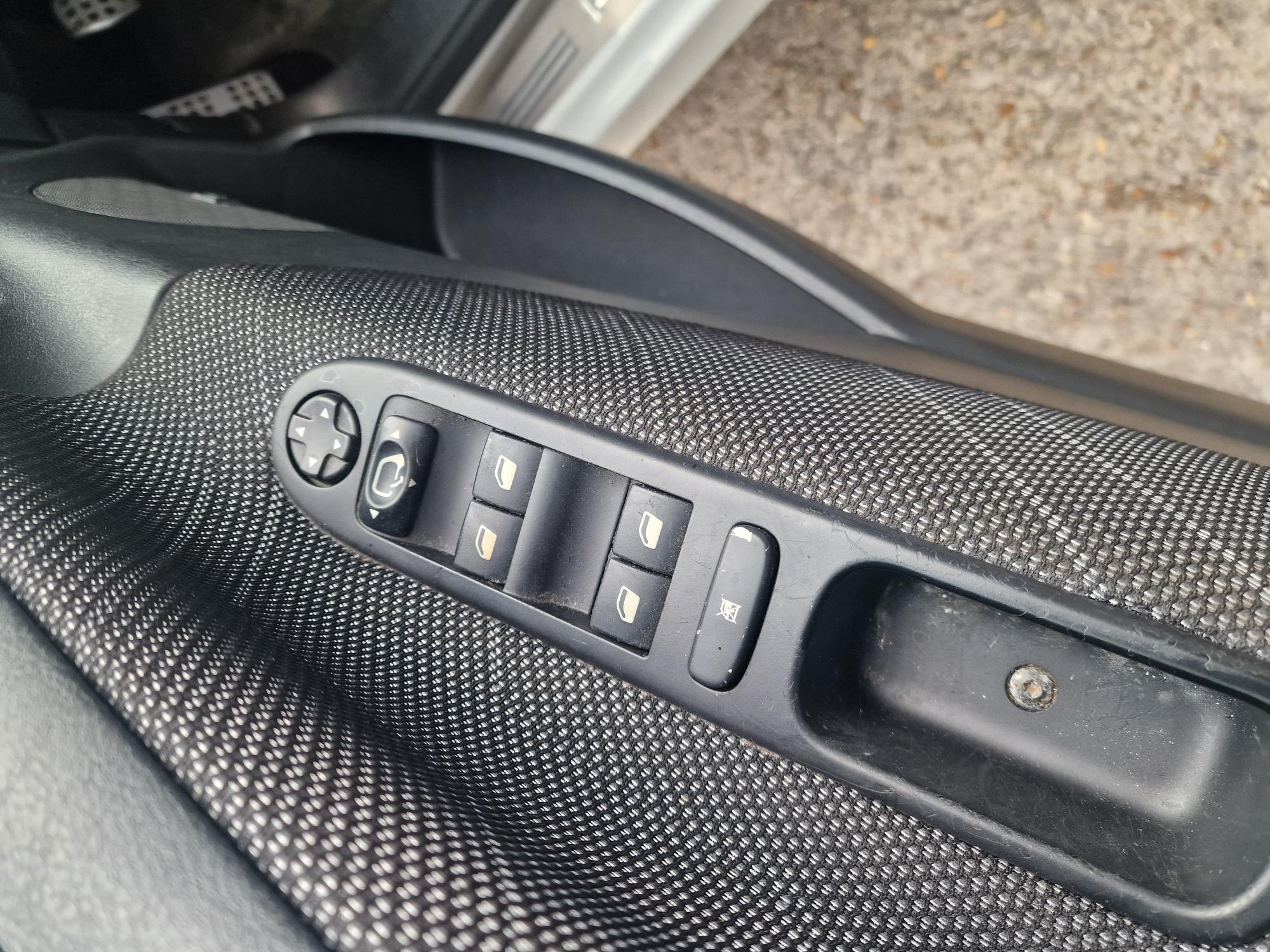 Peugeot 207 1.4 75 STYLE 3P