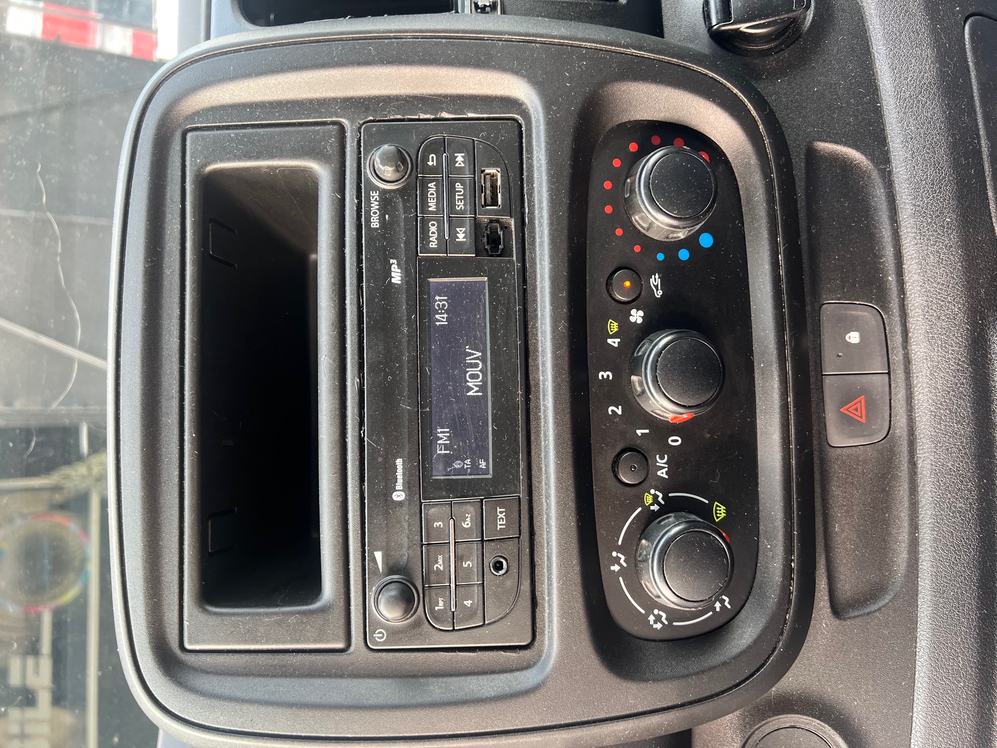 Renault Trafic III (3) 2.0 FOURGON L2H1 3000 KG BLUE DCI 130 CONFORT