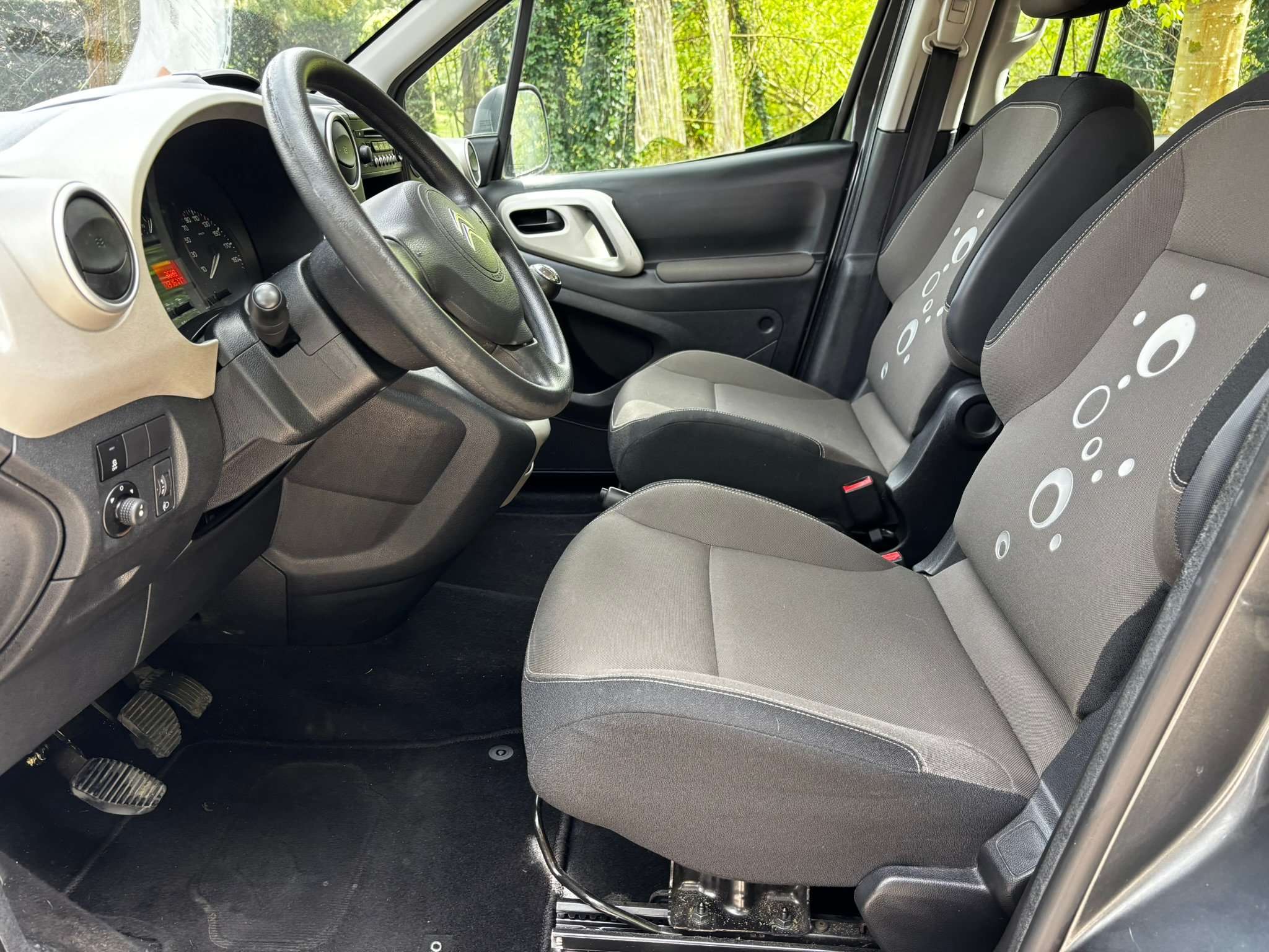 Citroen Berlingo MONOSPACE 1.6d 75cv/A.C/RADIO/CD/V.E/R.E/GARANTIE