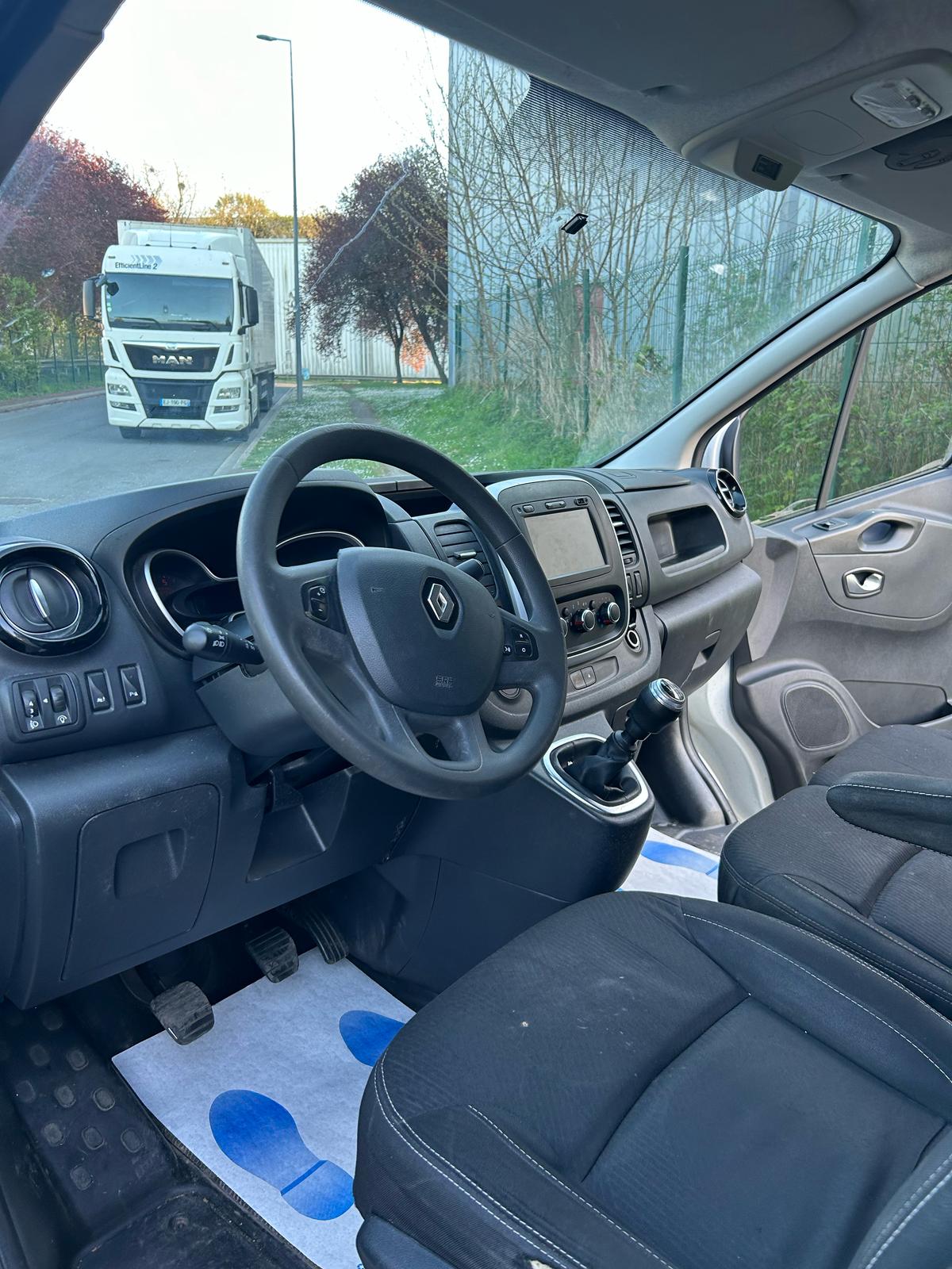 Renault Trafic III (2) CABINE CONFORT L1H1 1200 DCI 120