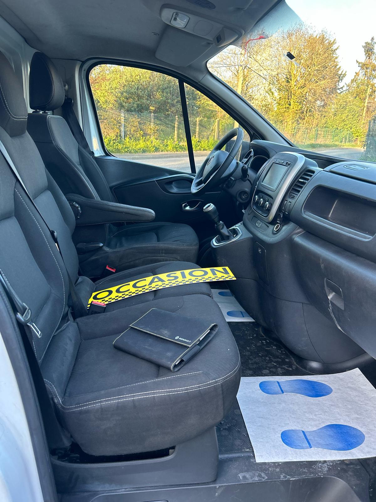 Renault Trafic III (2) CABINE CONFORT L1H1 1200 DCI 120