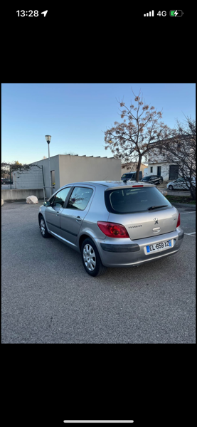 Peugeot 307 Bonjour je vend Peugeot 307 essence, roule parfaitement mis