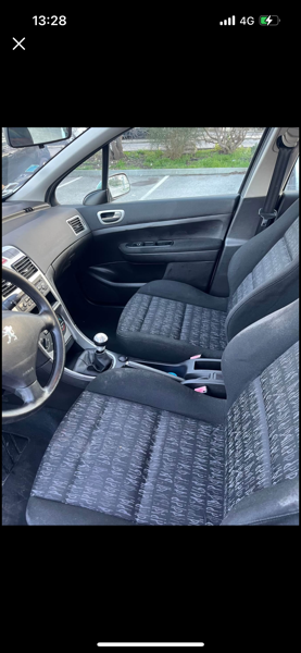 Peugeot 307 Bonjour je vend Peugeot 307 essence, roule parfaitement mis