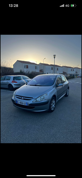 Peugeot 307 Bonjour je vend Peugeot 307 essence, roule parfaitement mis