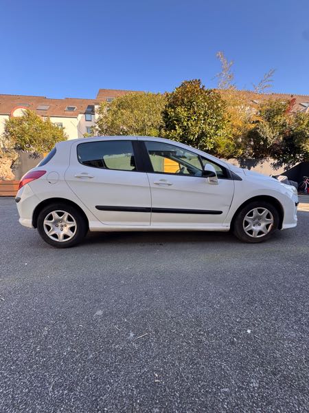 Peugeot 308 1.6 HDI 90 CONFORT 5P