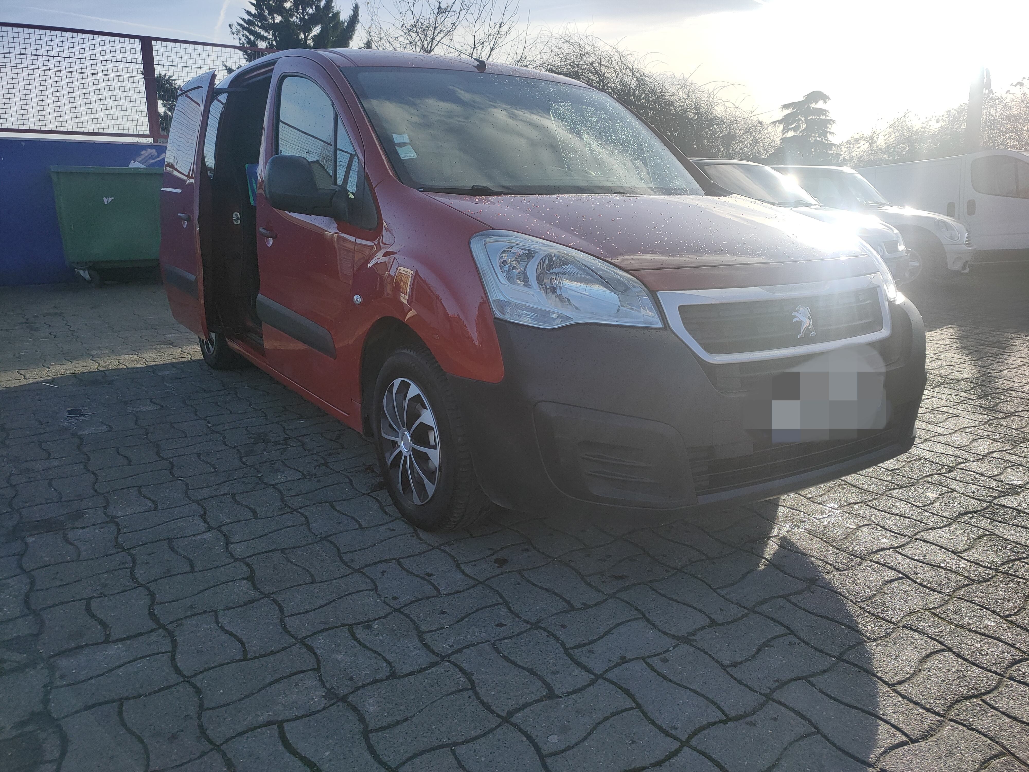 Peugeot Partner II (3) 1.6 BLUEHDI 75 STANDARD PREMIUM PACK