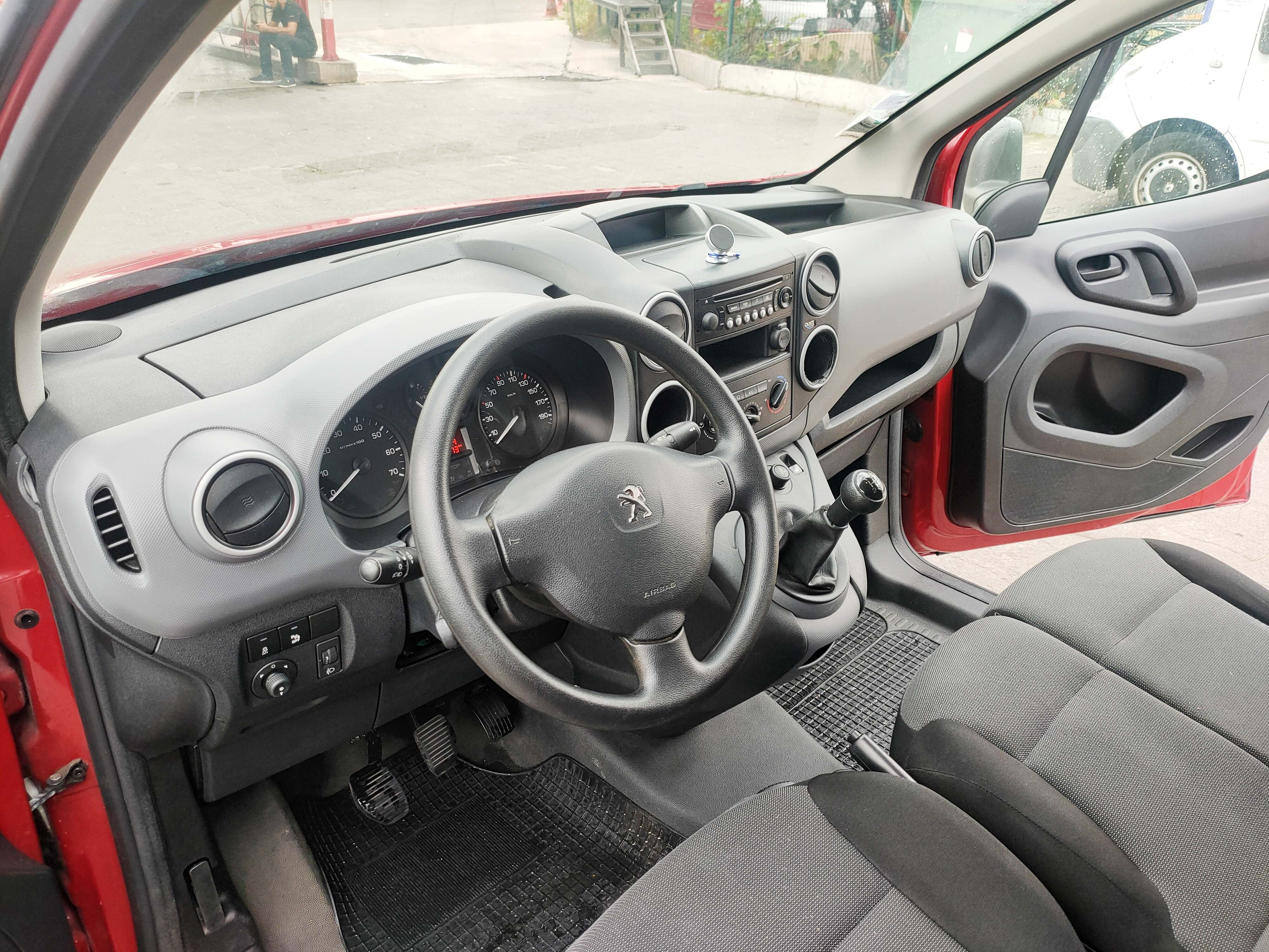 Peugeot Partner II (3) 1.6 BLUEHDI 75 STANDARD PREMIUM PACK