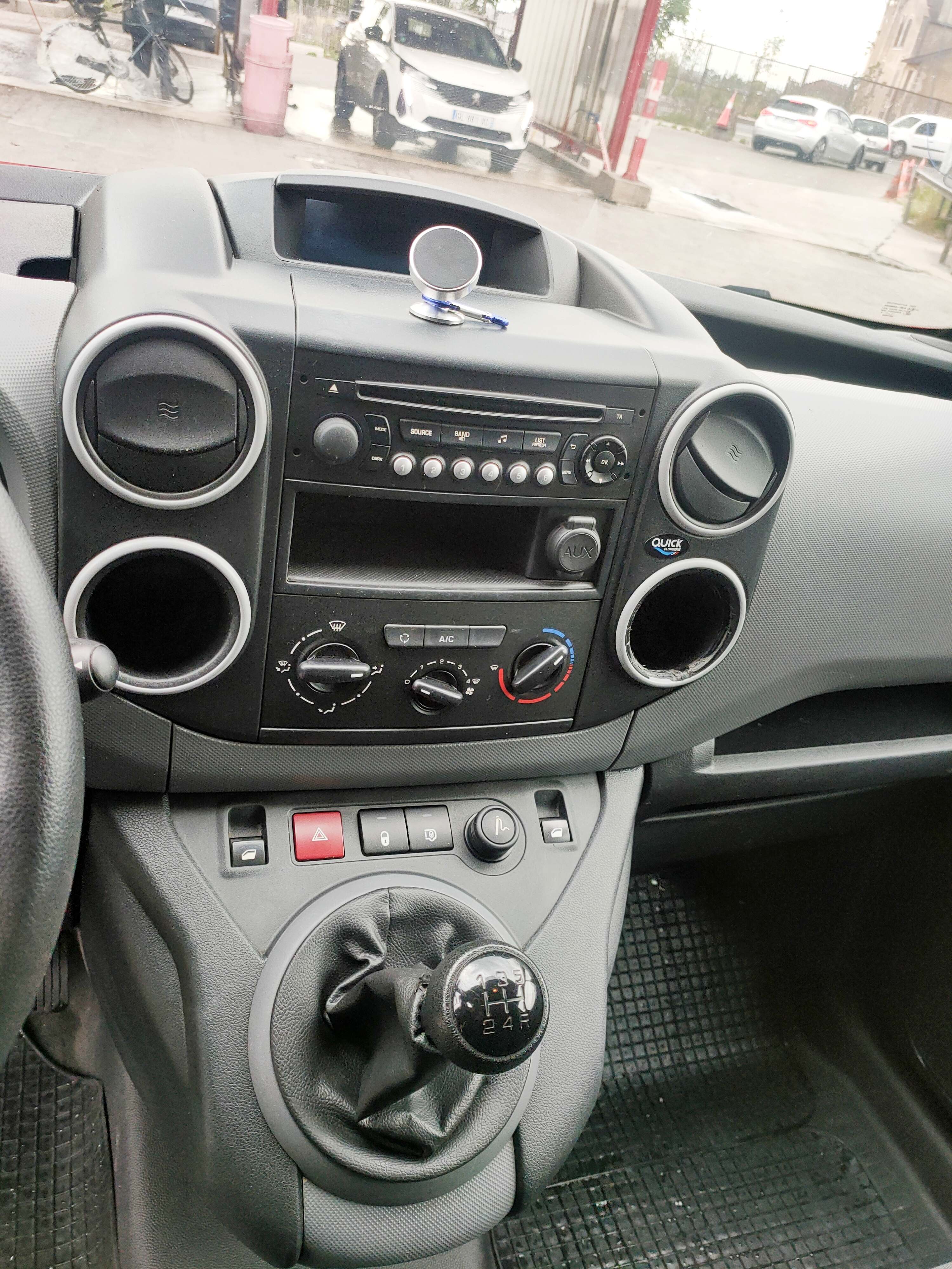 Peugeot Partner II (3) 1.6 BLUEHDI 75 STANDARD PREMIUM PACK