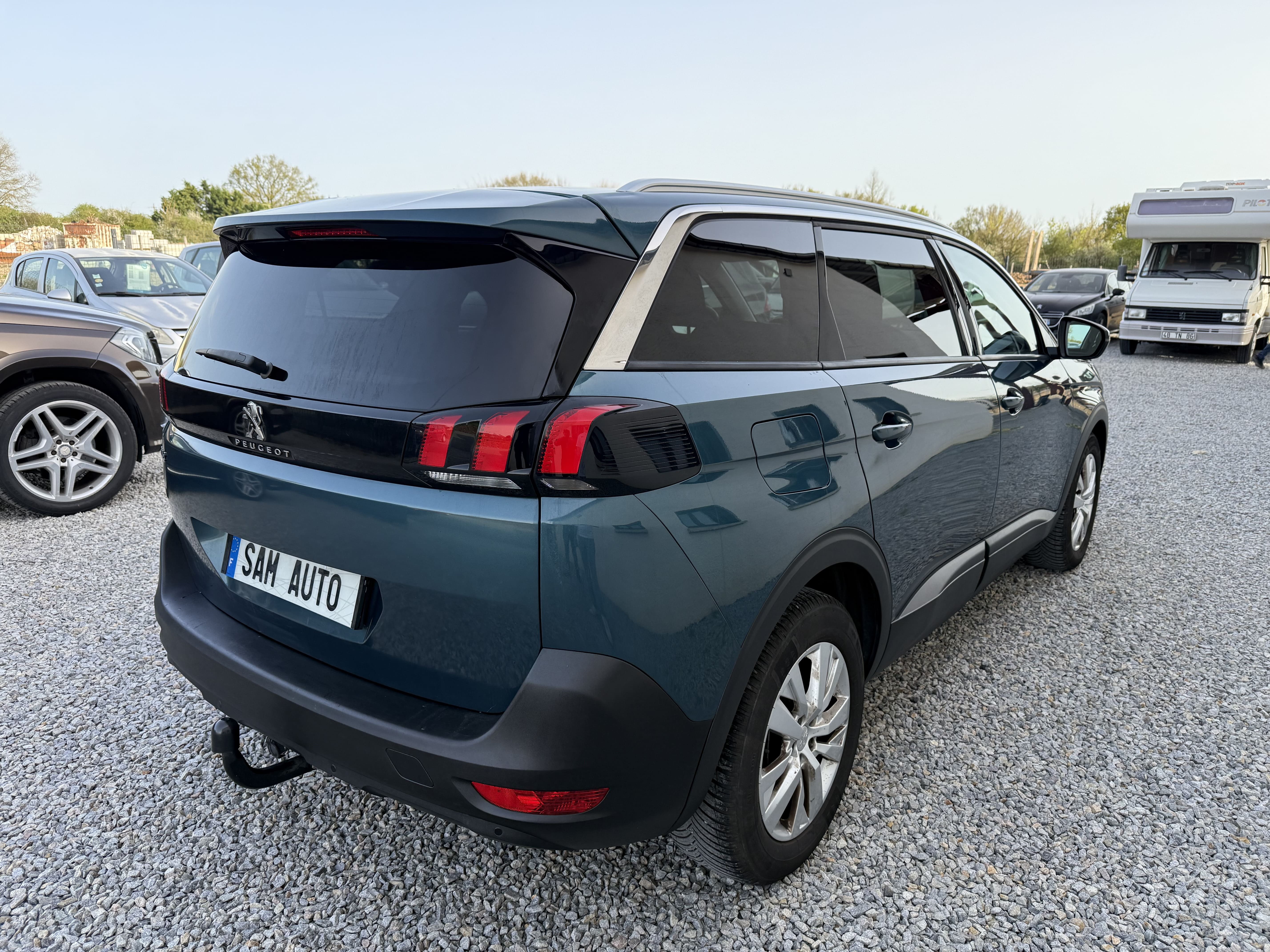 Peugeot 5008 (2) 1.6 BLUEHDI 120 ACCESS BUSINESS EAT6 7PL