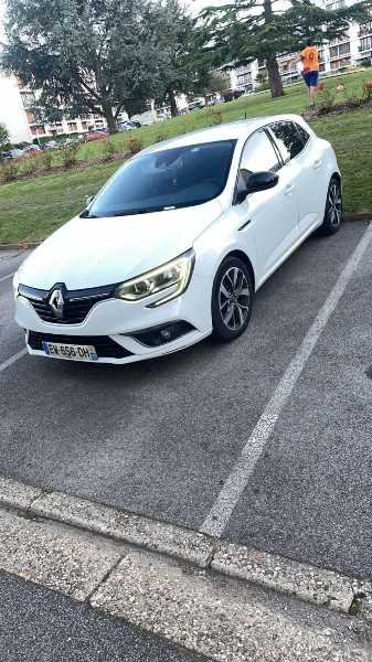 Renault Megane e-tech megane IV