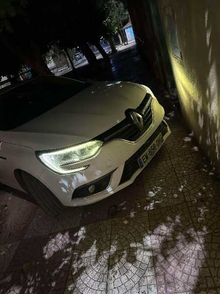 Renault Megane e-tech megane IV