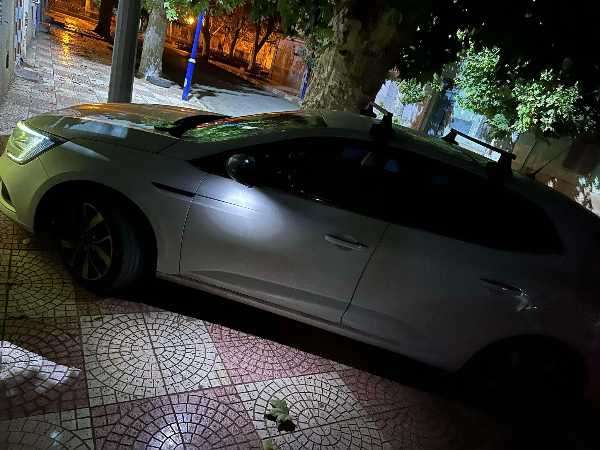 Renault Megane e-tech megane IV