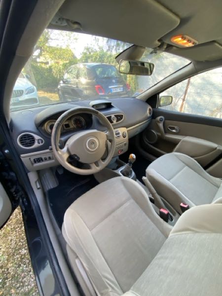 Renault Clio III 1.5 DCI 105 PRIVILEGE 5P