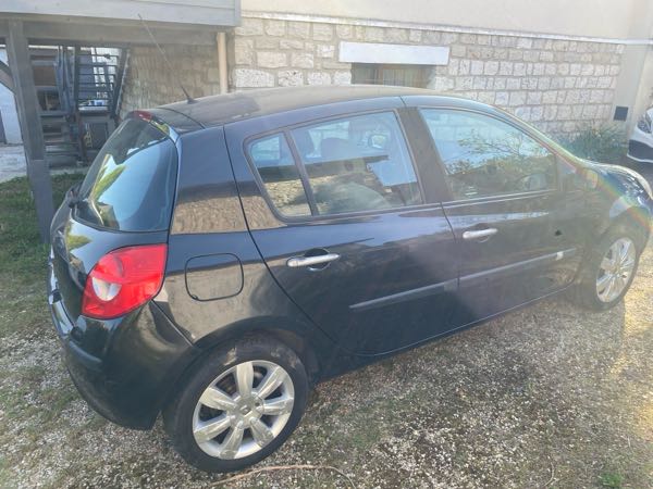 Renault Clio III 1.5 DCI 105 PRIVILEGE 5P