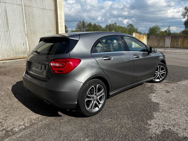 Mercedes-Benz Classe A III (2) 180 D BLUEEFFICIENCY EDITION INTUITION