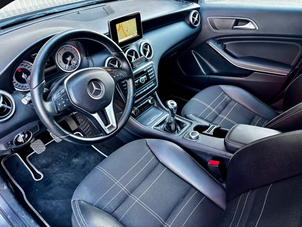 Mercedes-Benz Classe A III (2) 180 D BLUEEFFICIENCY EDITION INTUITION