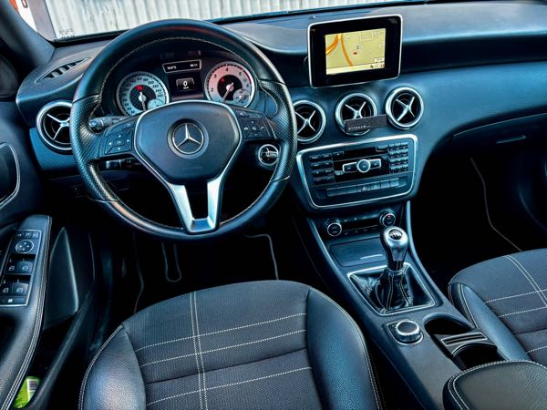 Mercedes-Benz Classe A III (2) 180 D BLUEEFFICIENCY EDITION INTUITION