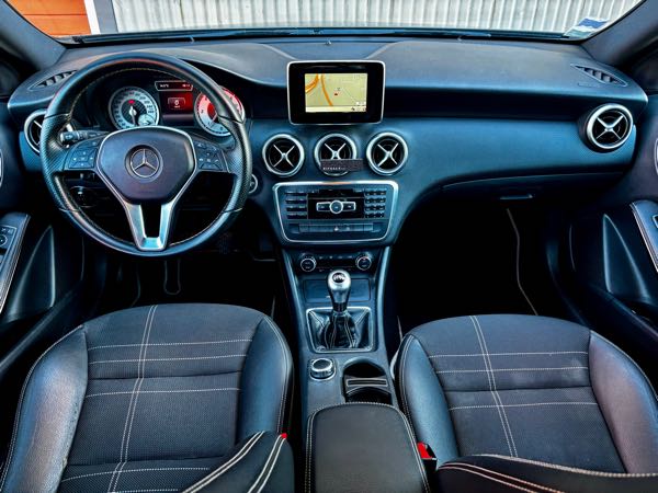 Mercedes-Benz Classe A III (2) 180 D BLUEEFFICIENCY EDITION INTUITION