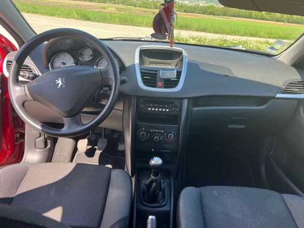 Peugeot 207 1.6 HDI 16V 90 EXECUTIVE 5P