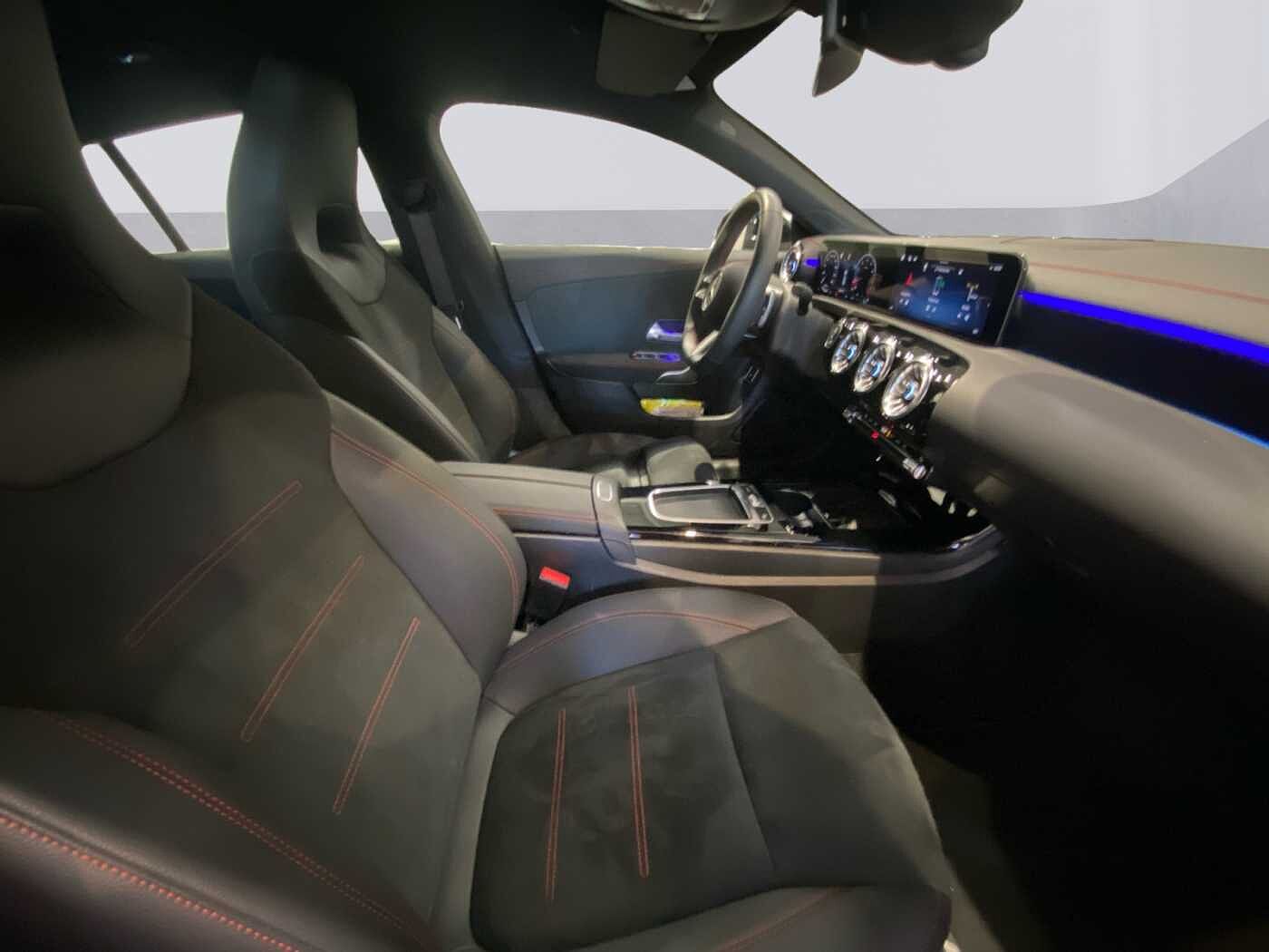 Mercedes-Benz CLA 180 Shooting Brake  AMG Line