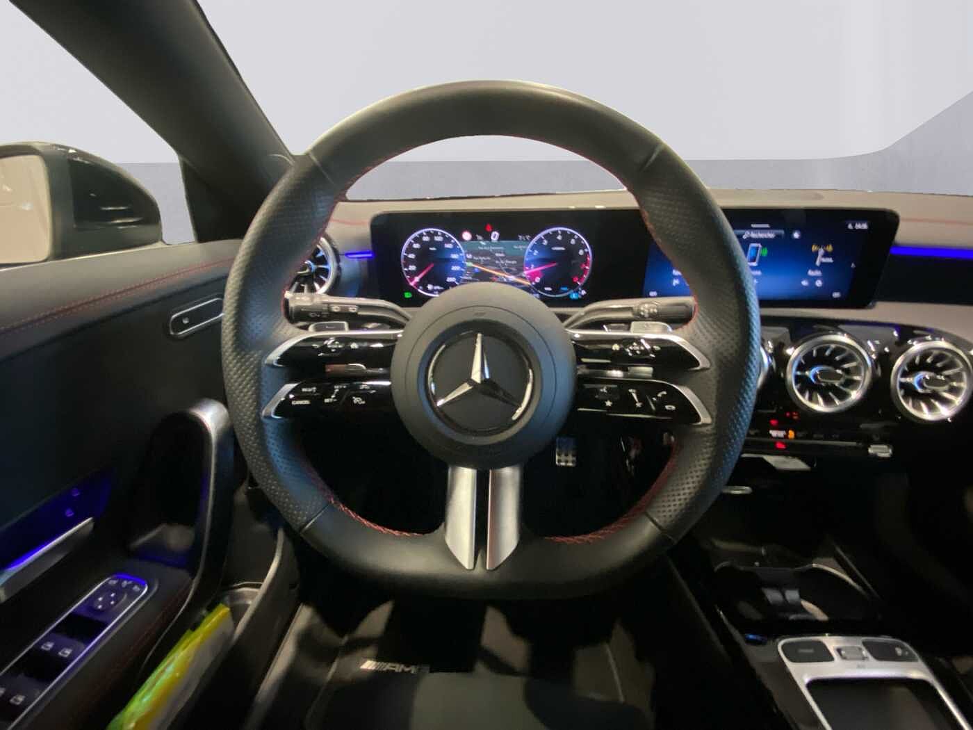 Mercedes-Benz CLA 180 Shooting Brake  AMG Line