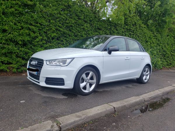 Audi A1 SPORTBACK 1.4 TDI 90 boîte S TRONIC