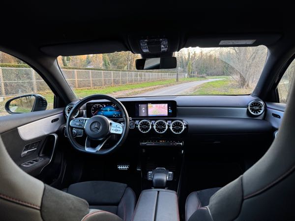 Mercedes-Benz Classe A CLASSE A 2.0L AMG LINE BVA8• CarPlay•LED•caméra•