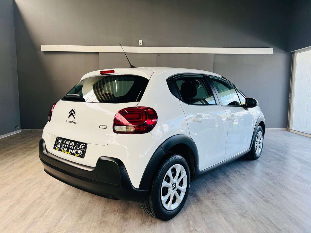Citroen C3 1.2i PureTech  *1 Jaar garantie *