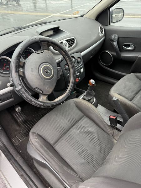 Renault Clio III (2) 1.5 DCI 85 EXPRESSION CLIM 5P