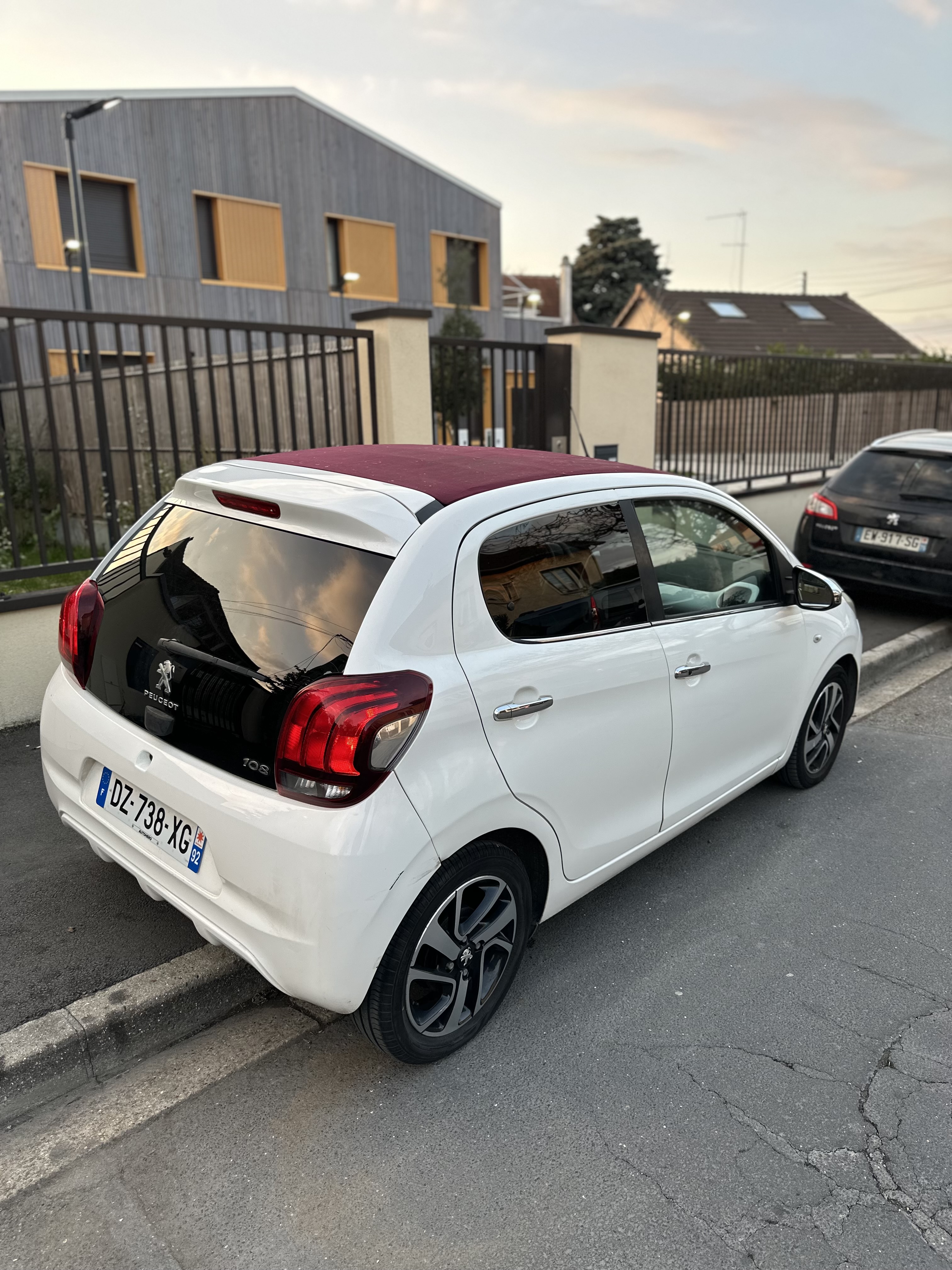 Peugeot 108 1.2 PURETECH 82 FELINE 3P