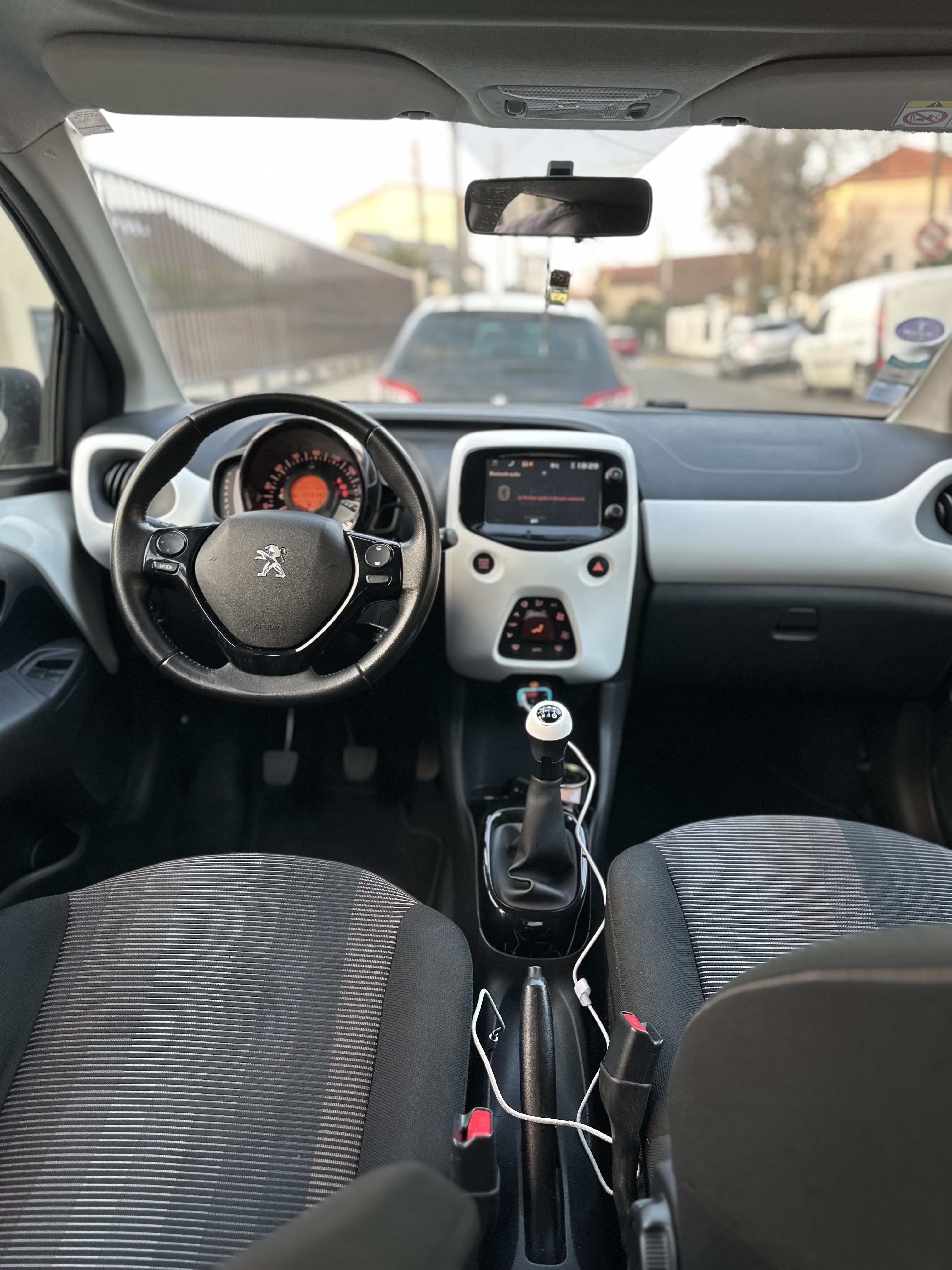 Peugeot 108 1.2 PURETECH 82 FELINE 3P