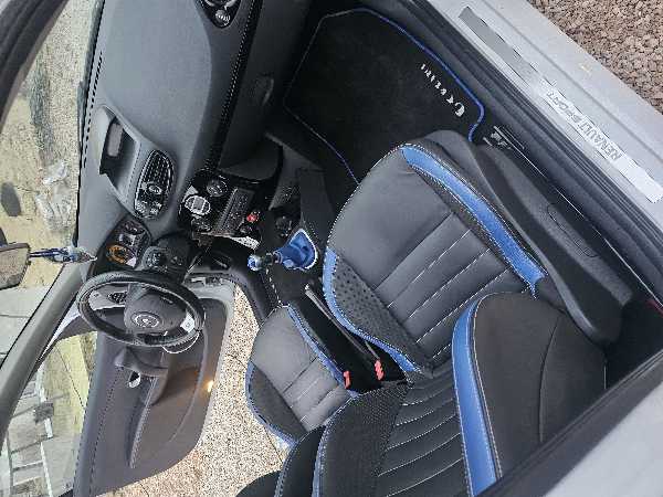 Renault Clio III (2) 2.0 16V 203 RS REDBULL