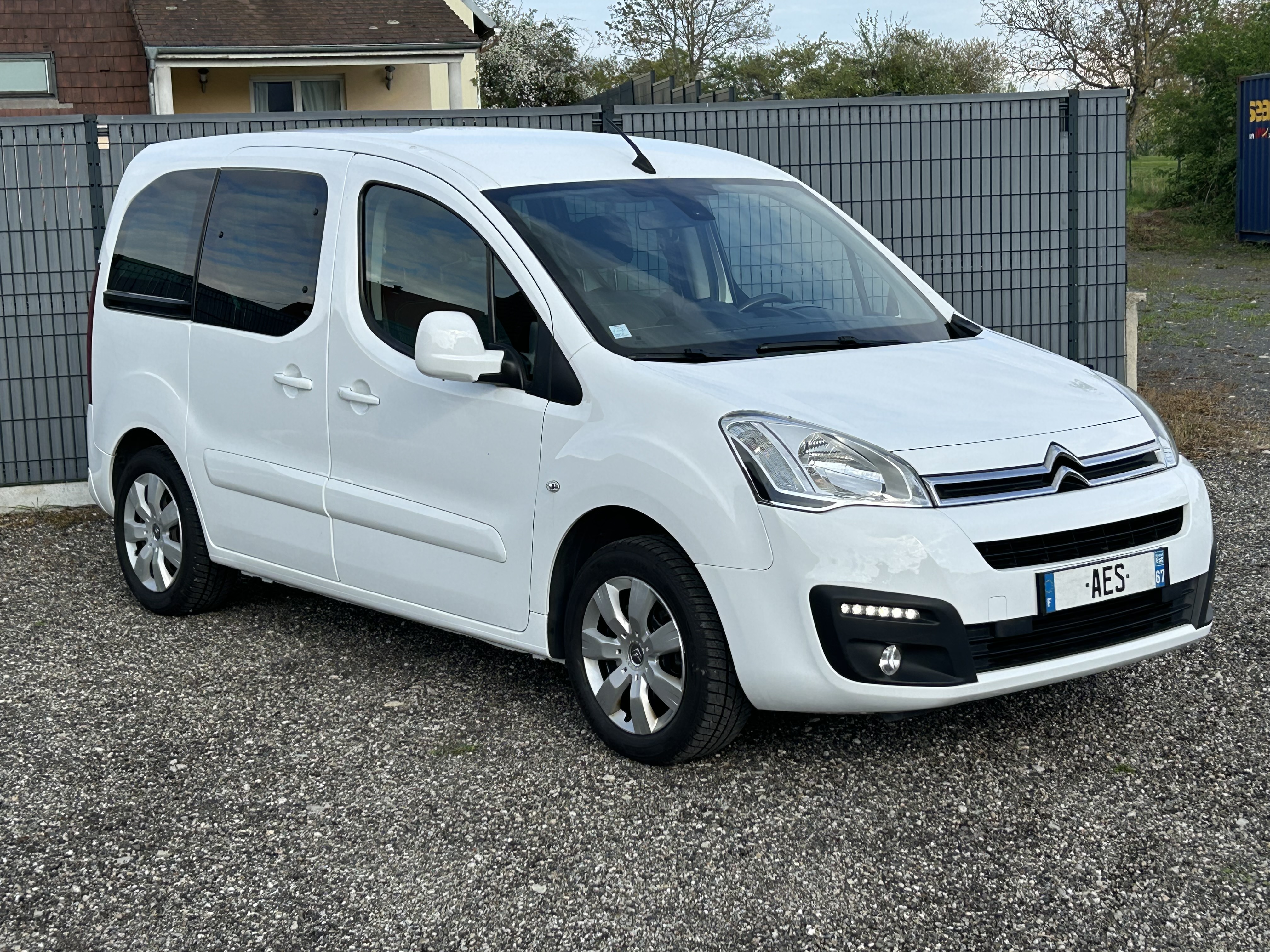 Citroen Berlingo II (3) 1.6 BLUEHDI 120 S&amp;S SHINE BV6