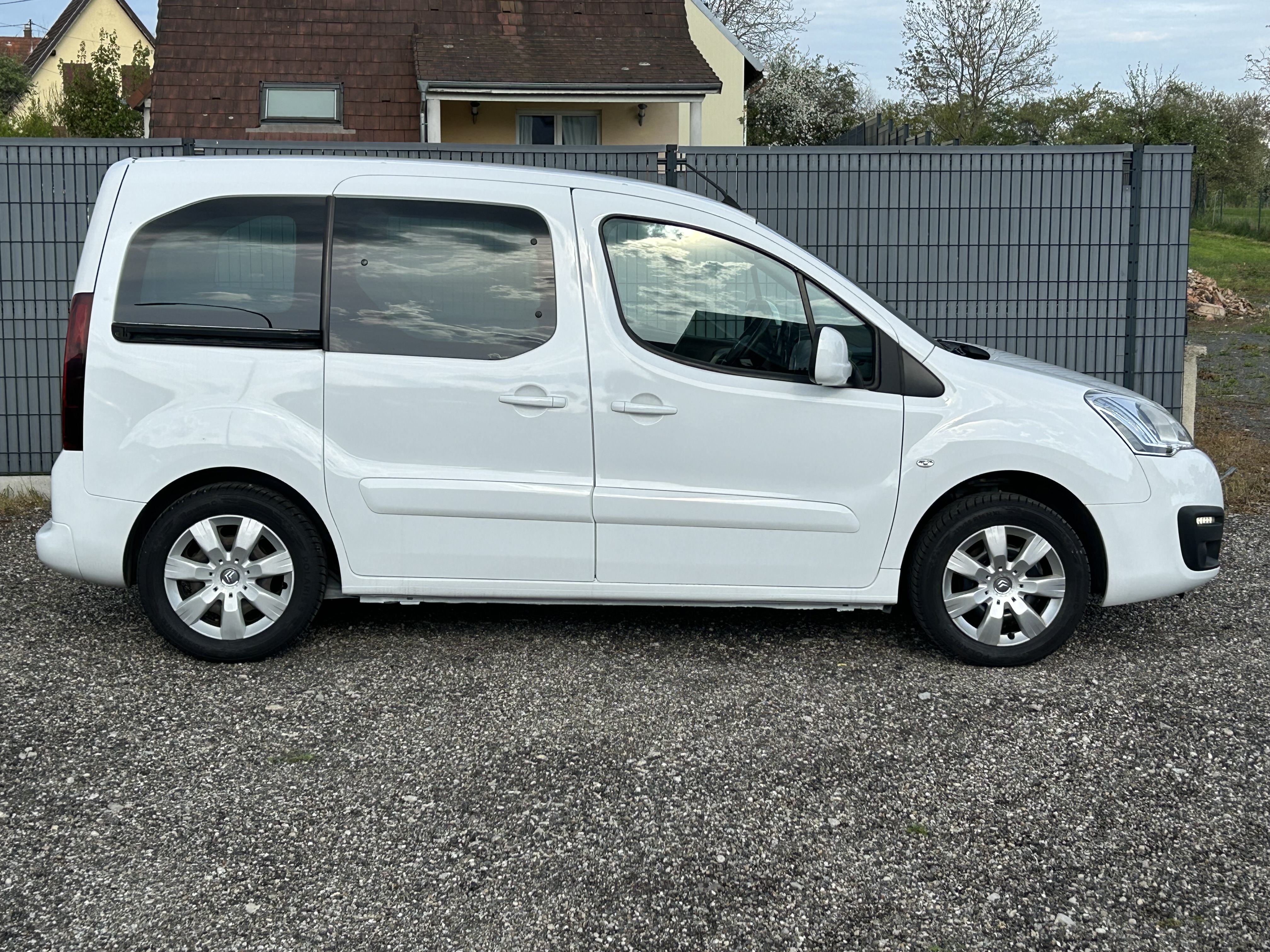 Citroen Berlingo II (3) 1.6 BLUEHDI 120 S&amp;S SHINE BV6