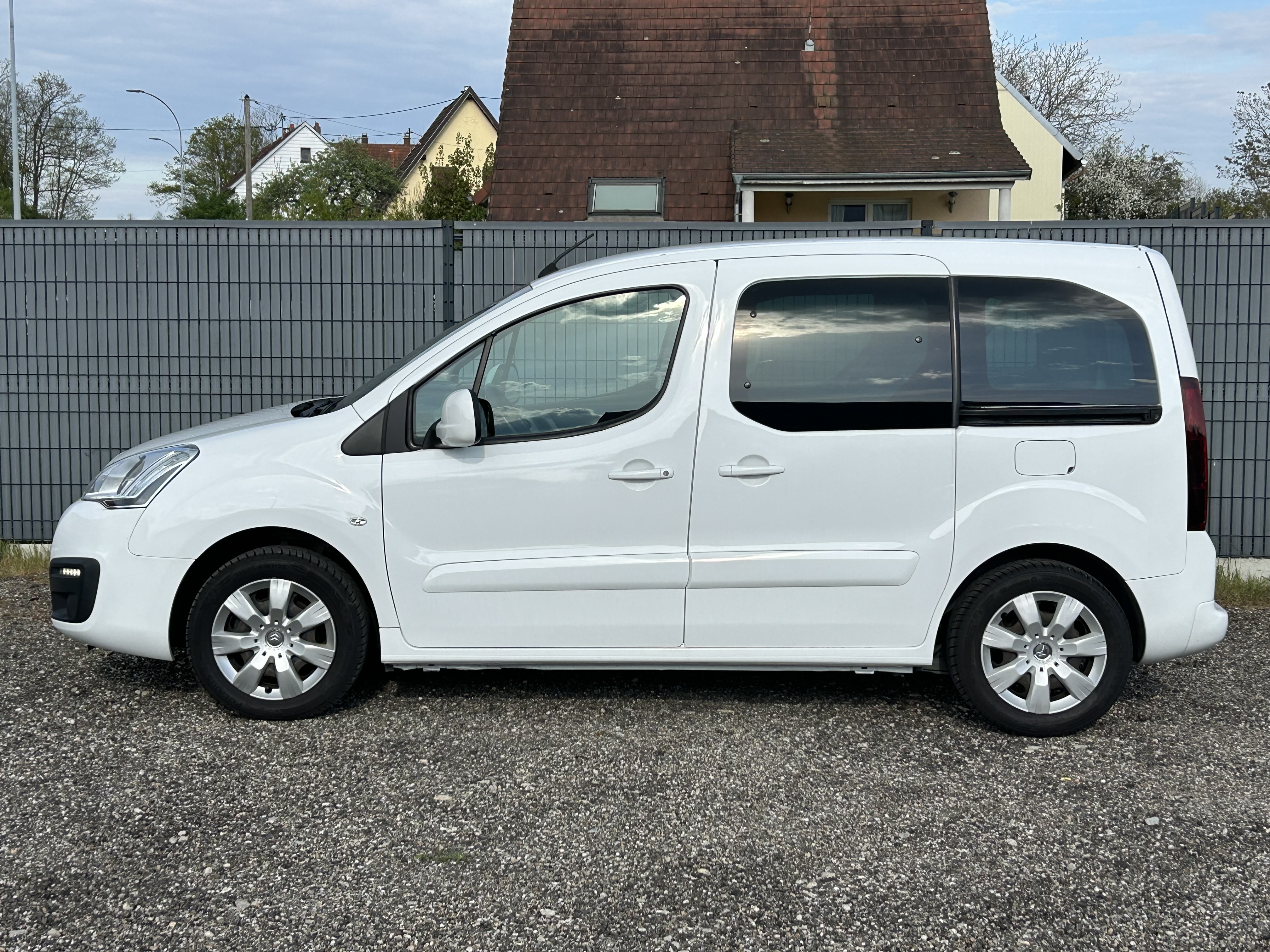 Citroen Berlingo II (3) 1.6 BLUEHDI 120 S&amp;S SHINE BV6