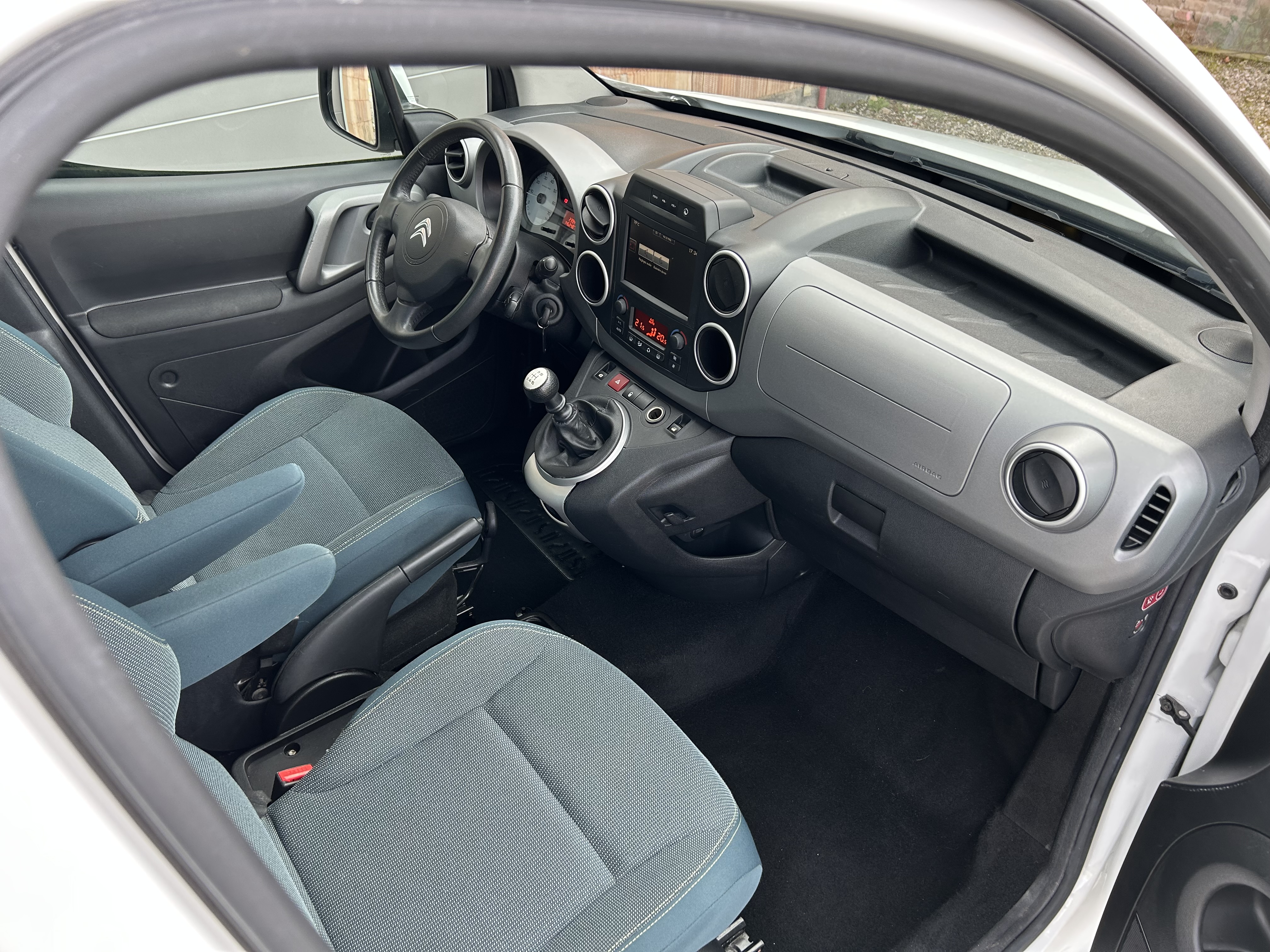 Citroen Berlingo II (3) 1.6 BLUEHDI 120 S&amp;S SHINE BV6