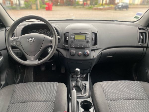 Hyundai I30 HYUNDAI I30CW 1.6CRDI 90CH BREAK BOÎTE (6) VITESSE