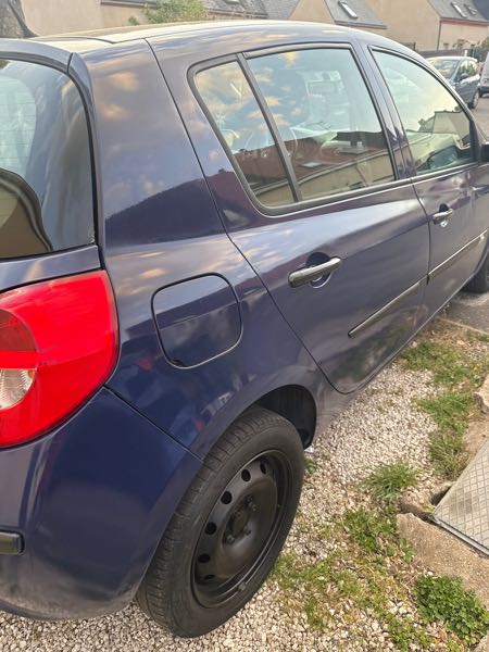 Renault Clio III (2) 1.5 DCI 85 EXPRESSION CLIM 5P