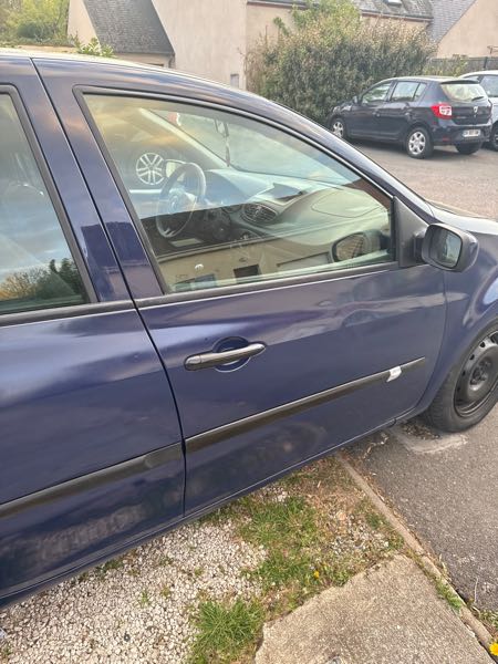 Renault Clio III (2) 1.5 DCI 85 EXPRESSION CLIM 5P