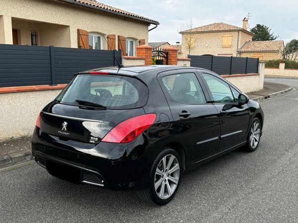 Peugeot 308 (2) 1.6 E-HDI 112 FAP FELINE BVM6 5P