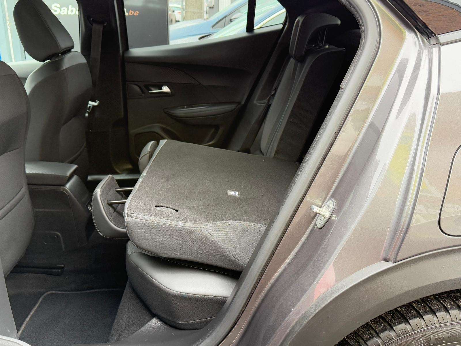 Peugeot 2008 1.5 BlueHDi • FULL LED • NAVI • CAMERA • C